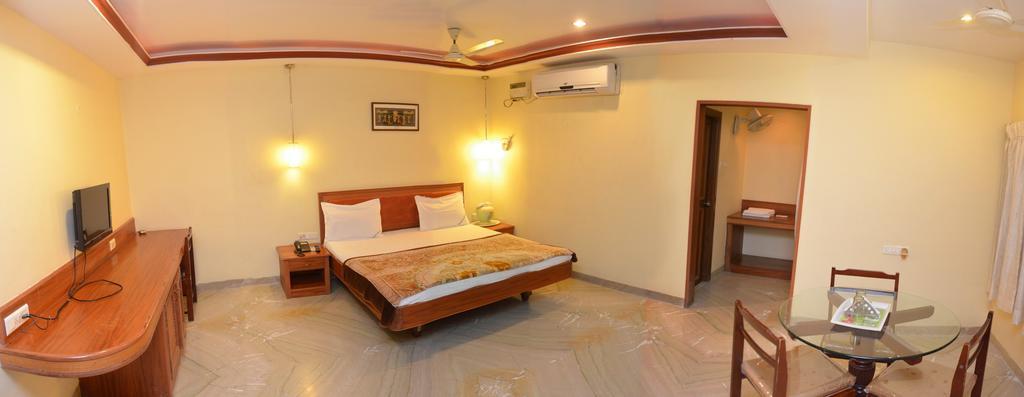 Hotel Raya'S Annexe-1 Кумбаконам Екстериор снимка