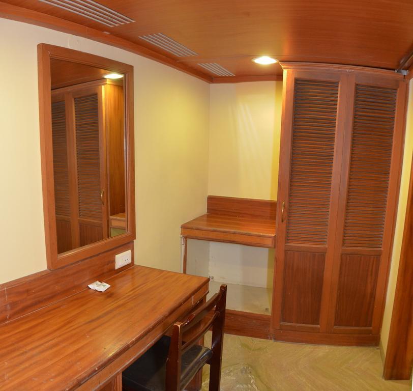 Hotel Raya'S Annexe-1 Кумбаконам Екстериор снимка