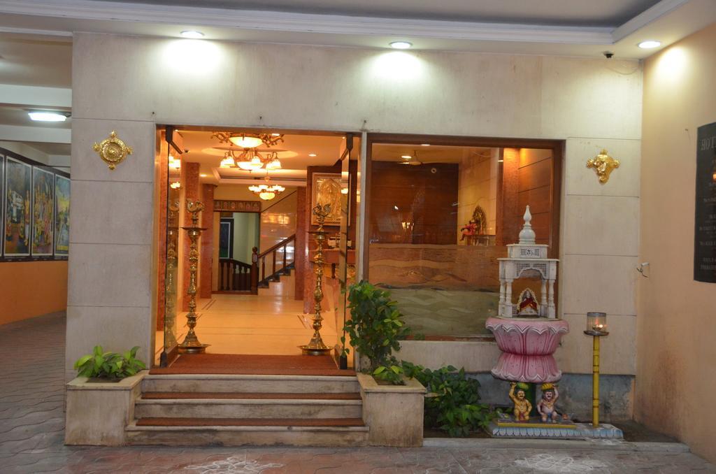 Hotel Raya'S Annexe-1 Кумбаконам Екстериор снимка